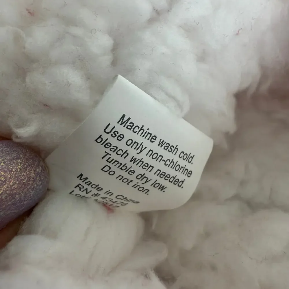 NWOT Gold Medal Childrens Snowflake Faux Fur Sherpa Lined Red/White Slippers S/M